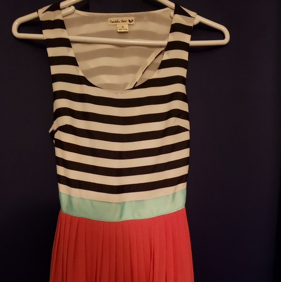 Dress - Picture 5 of 9